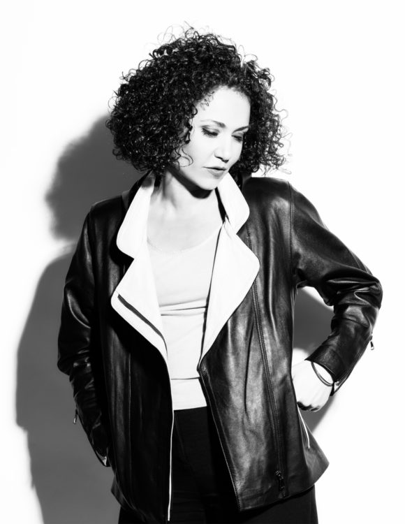 Melina Tobiana en showcase à Jammin'Juan, le 31 octobre 2025